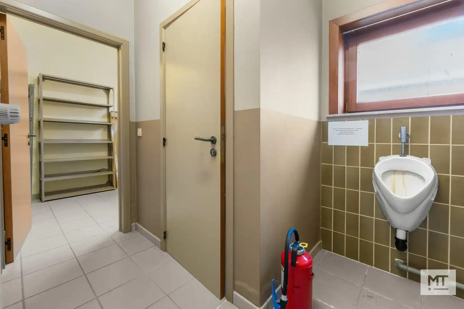 Voormalig politiecommissariaat te koop in Westrozebeke foto 10