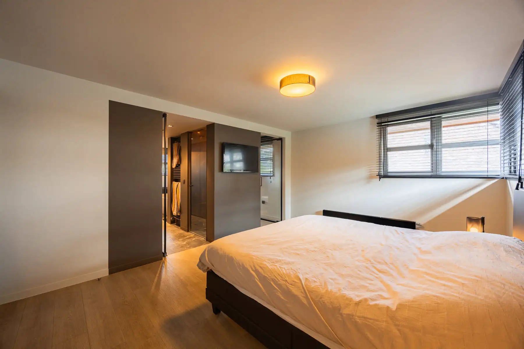 Ruime energiezuinige woning in rustige wijk foto 15