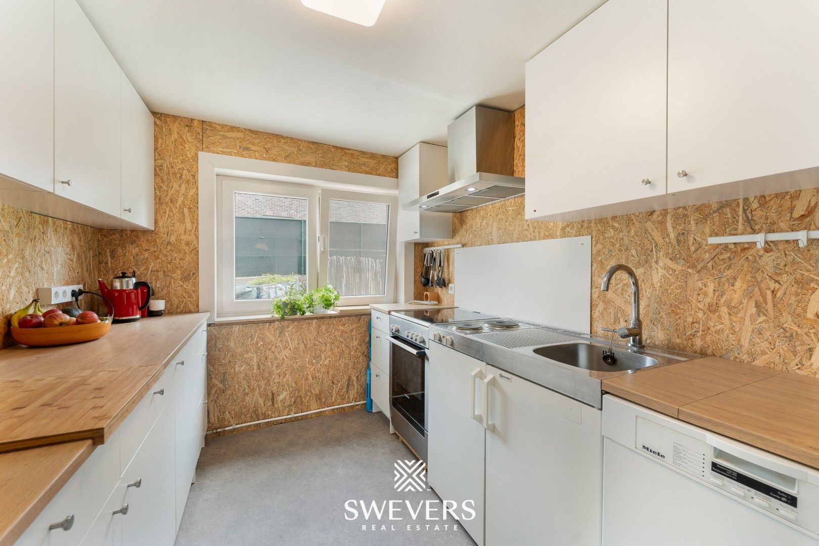 Charmante woning met zonnige tuin in het rustige Linkhout  foto 9