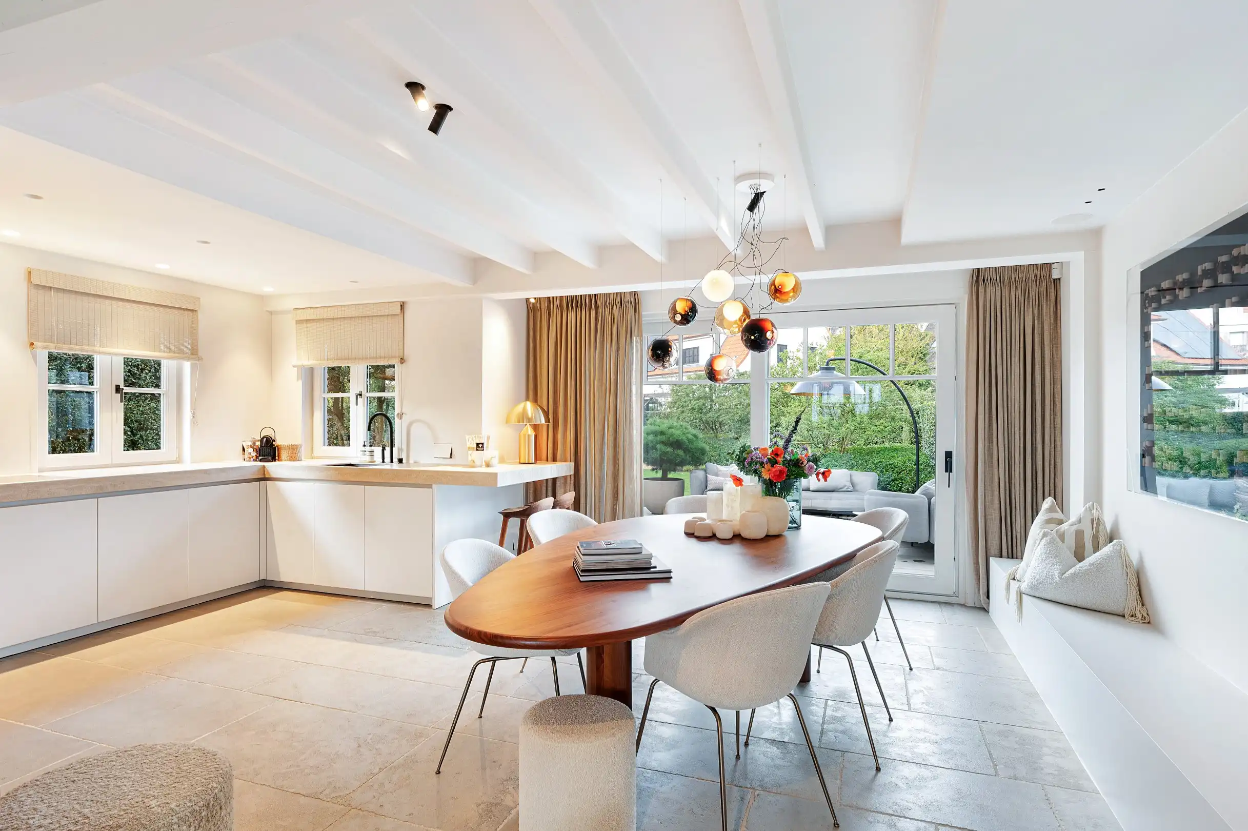 Luxueus afwerkte koppelvilla op wandelafstand van het Albertplein en de Lippenslaan foto 4