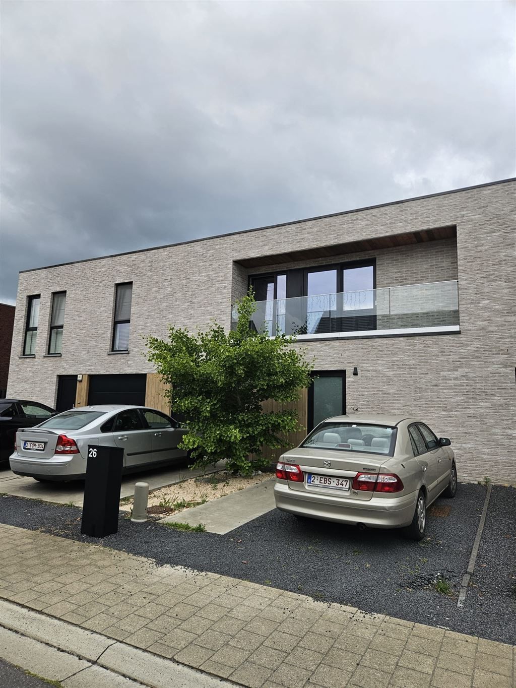 Recente gezinswoning in een rustige wijk foto 2