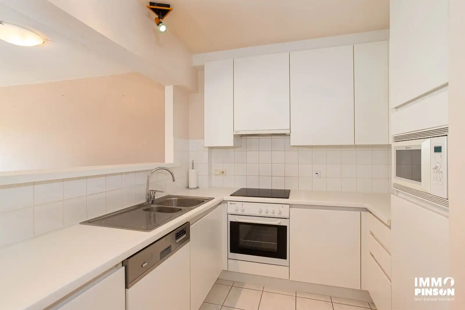 Centraal gelegen zonnig appartement met prachtig zicht op de Kykhill  foto 7