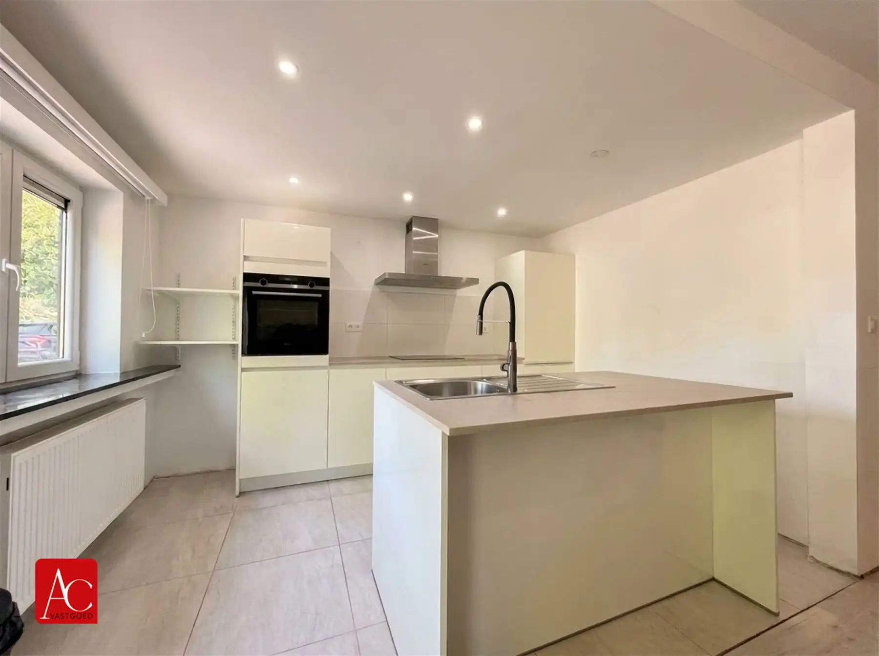 Gelijkvloers appartement met garage en 2 slaapkamers foto 5