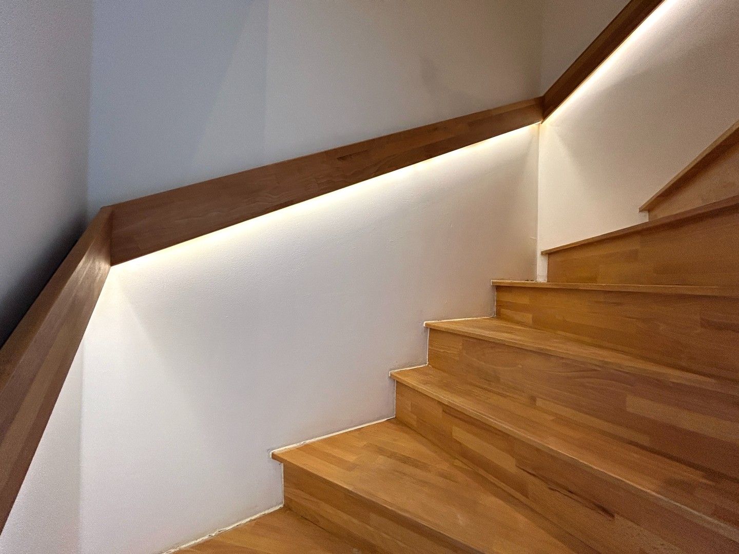 Instapklaar 2-slaapkamer appartement nabij centrum Roeselare! foto 6