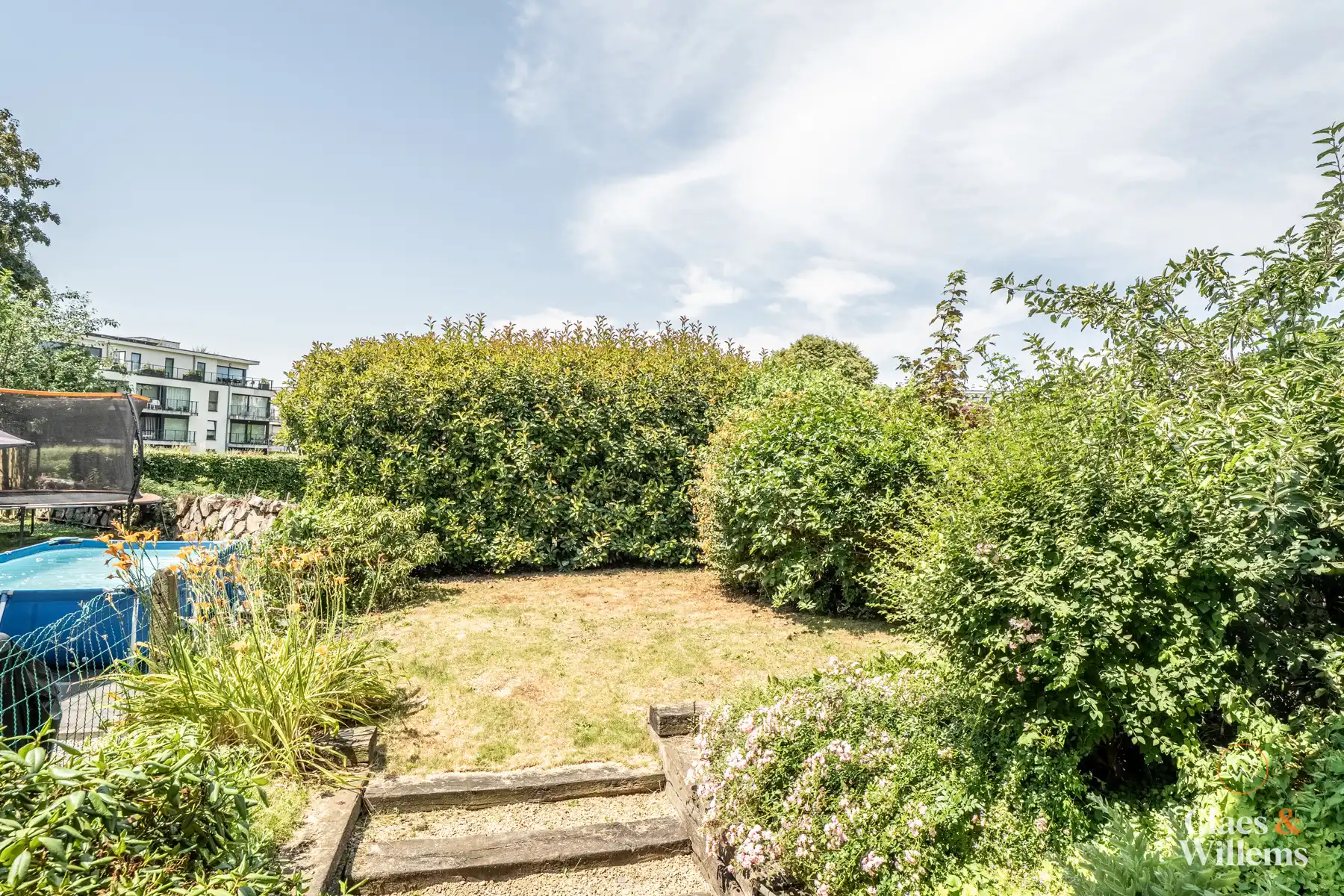 Ruime bel-etagewoning nabij centrum Halle foto 7