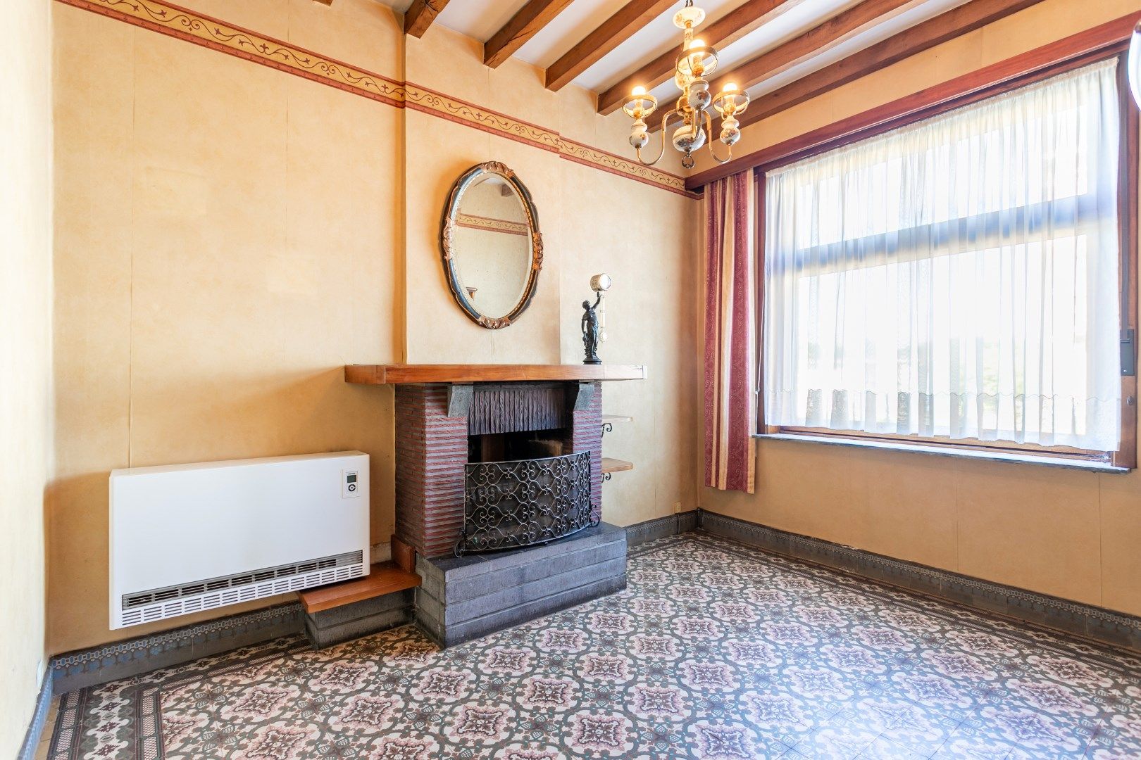 Te renoveren 3-gevelwoning met 3 slaapkamers en tuin foto 4