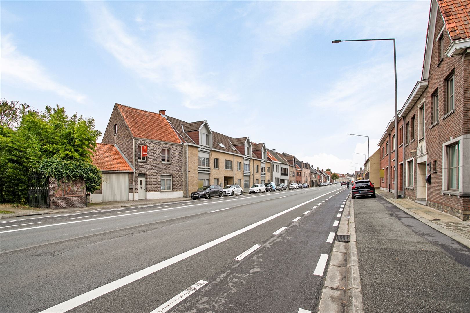 Te renoveren woning op 1439m² met uitweg achteraan foto 2