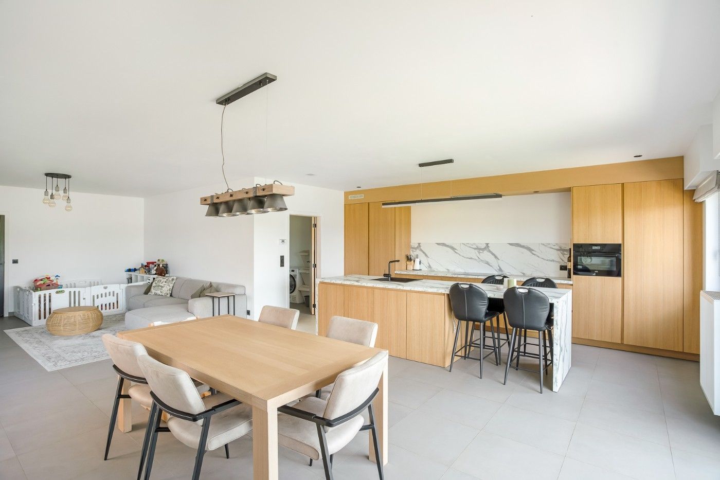 Recente, ruime HOB met 3 slpk., tuin en garage foto 5