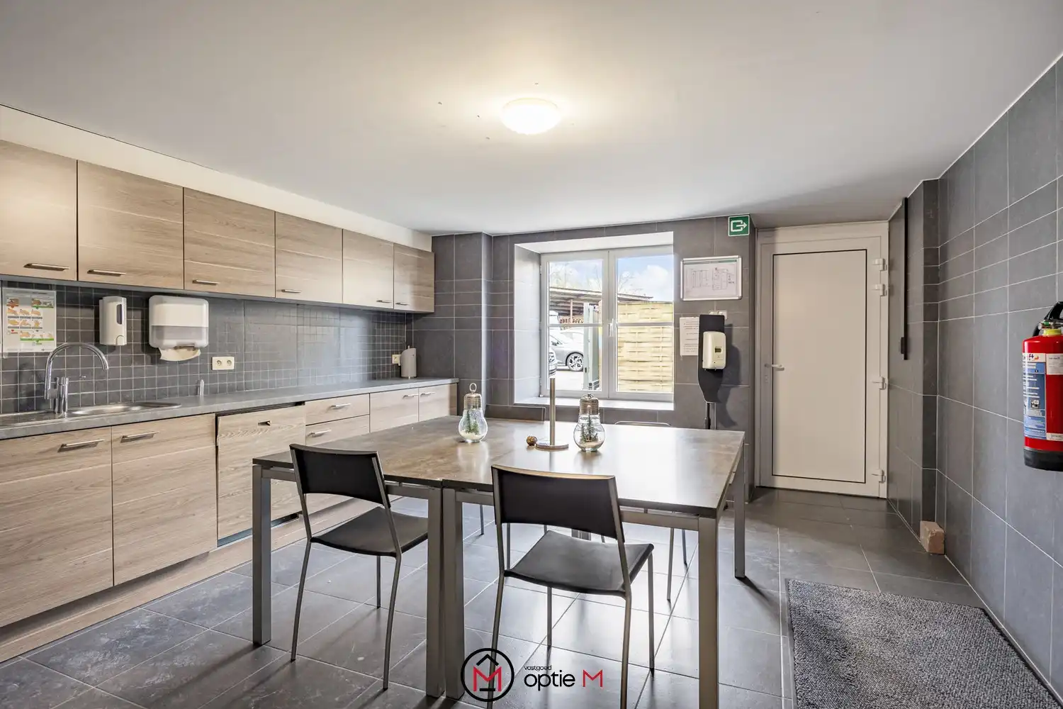 Werkplaats met loods en kantoor te koop in Bilzen foto 14