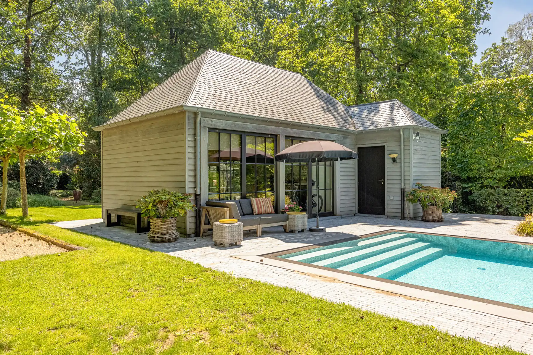Tijdloze villa op ca. 1788 m² voor het centrum van Schilde foto 27