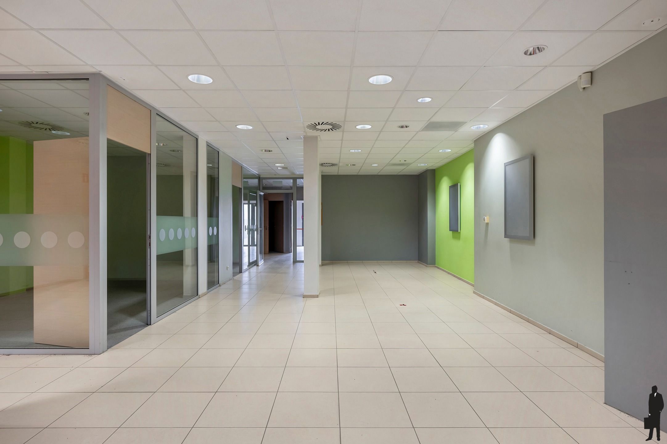  Commercieel Gelijkvloers in het Hart van Westmalle  foto 2