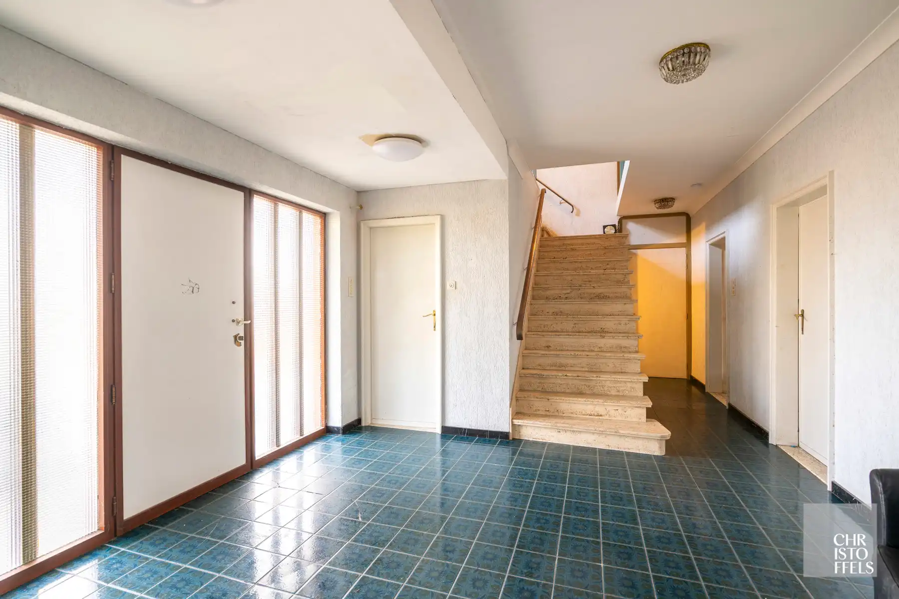 Ruime opbrengsteigendom (384m²) op een perceel van 2.681m² in hartje Zutendaal foto 6