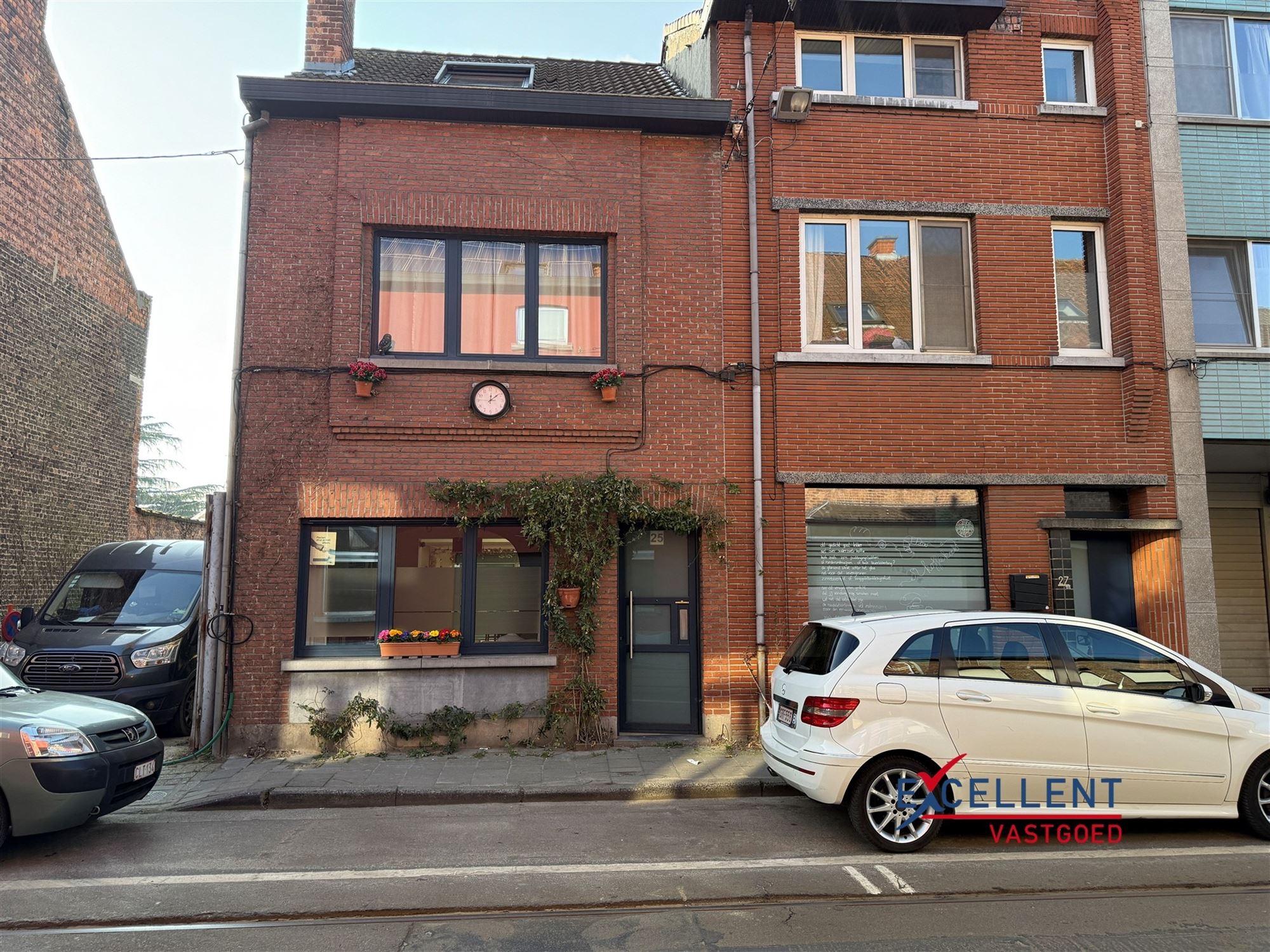 Charmante rijwoning te huur in Gent! foto {{pictureIndex}}