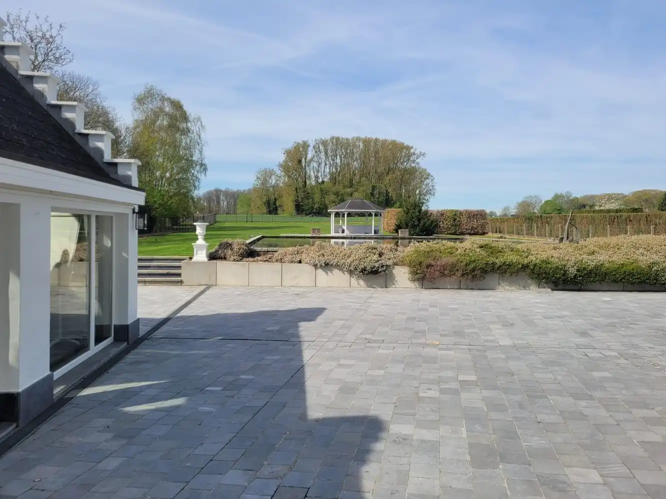 KLASSE  villa met bijzondere UITSTRALING       (momenteel privé + kantoren + kangoeroewoning) foto 7