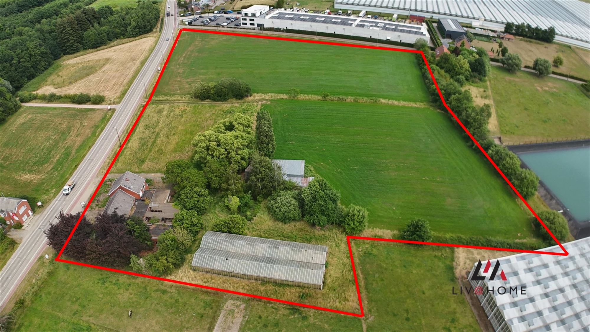 Hoofdfoto van de publicatie: woning met 2,8 ha grond