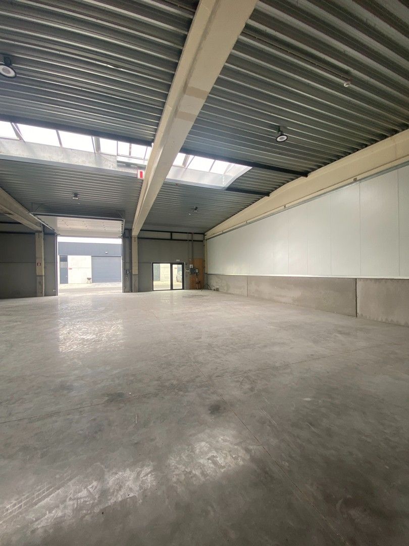 Loods te huur van 337m² gelegen in bedrijvenpark Melkerij in Evergem-Sleidinge foto 5