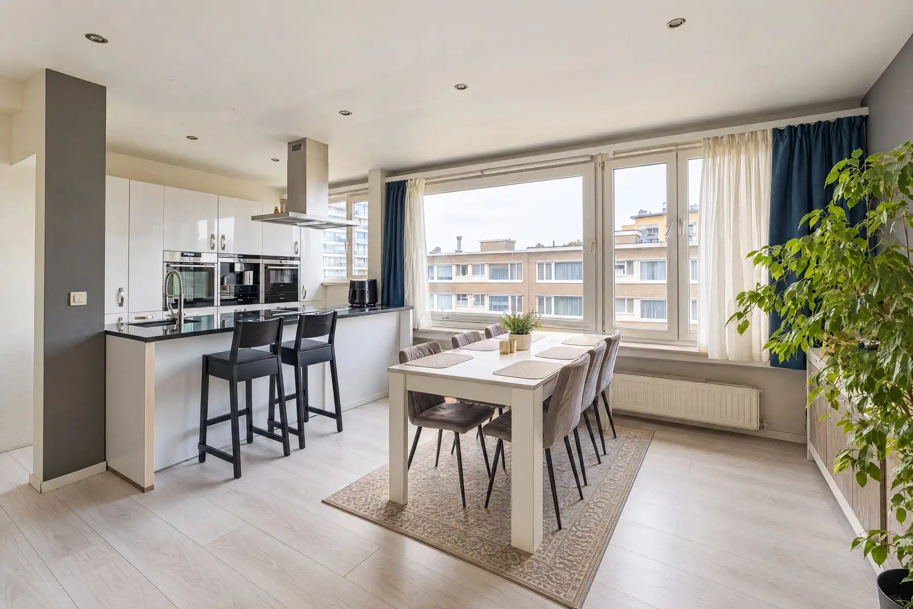 MOOI APPARTEMENT MET 2 SLAAPKAMERS EN TERRAS TE WILRIJK foto 3