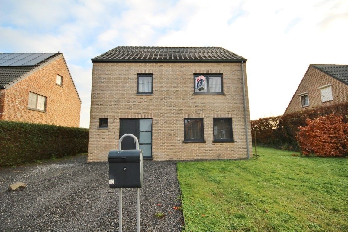 Gezellige woning met 3 slaapkamers op het platteland foto {{pictureIndex}}