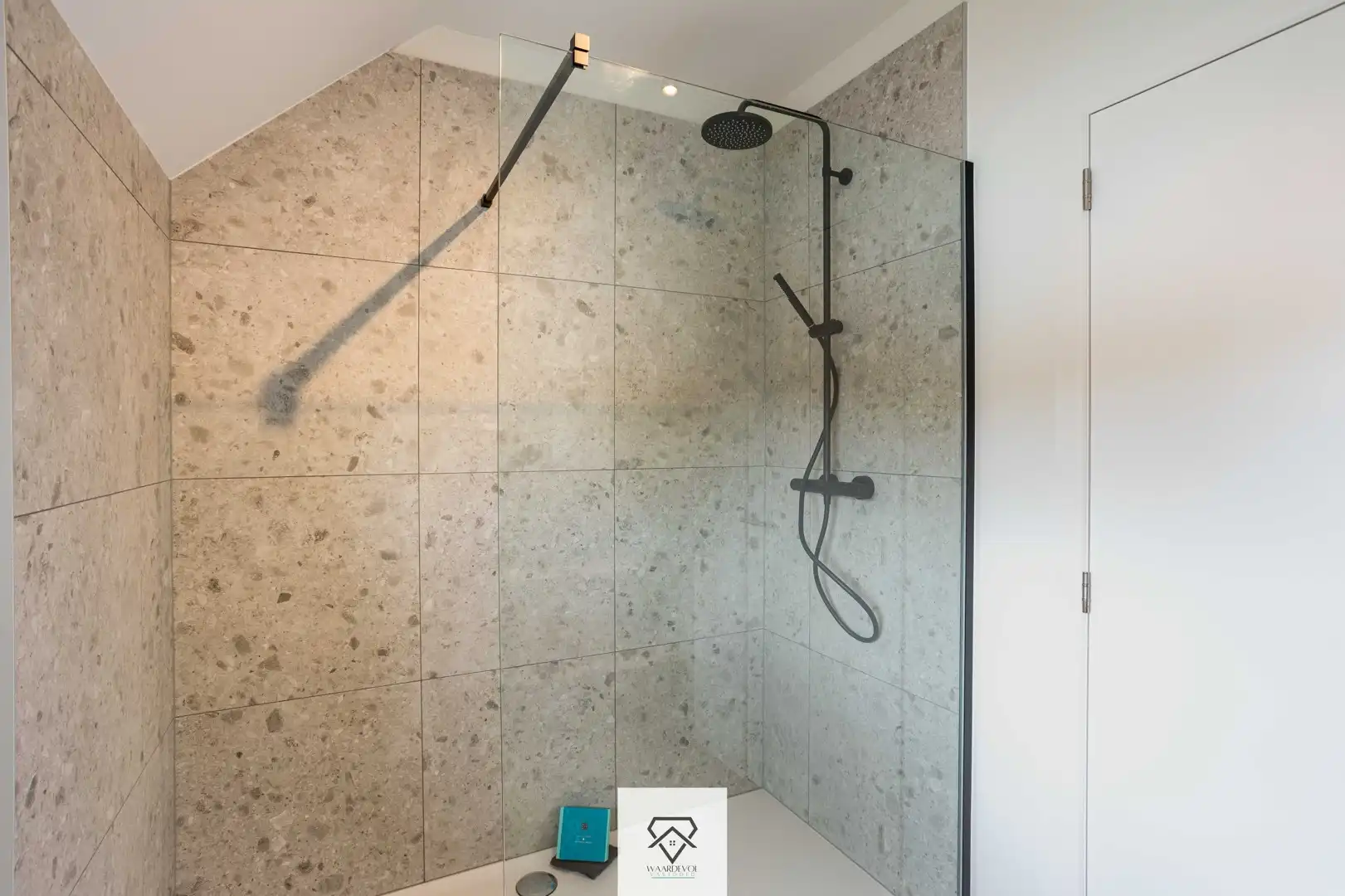 Unieke reconversie nieuwbouw aan het water met 3 slaapkamers in Gent foto 23