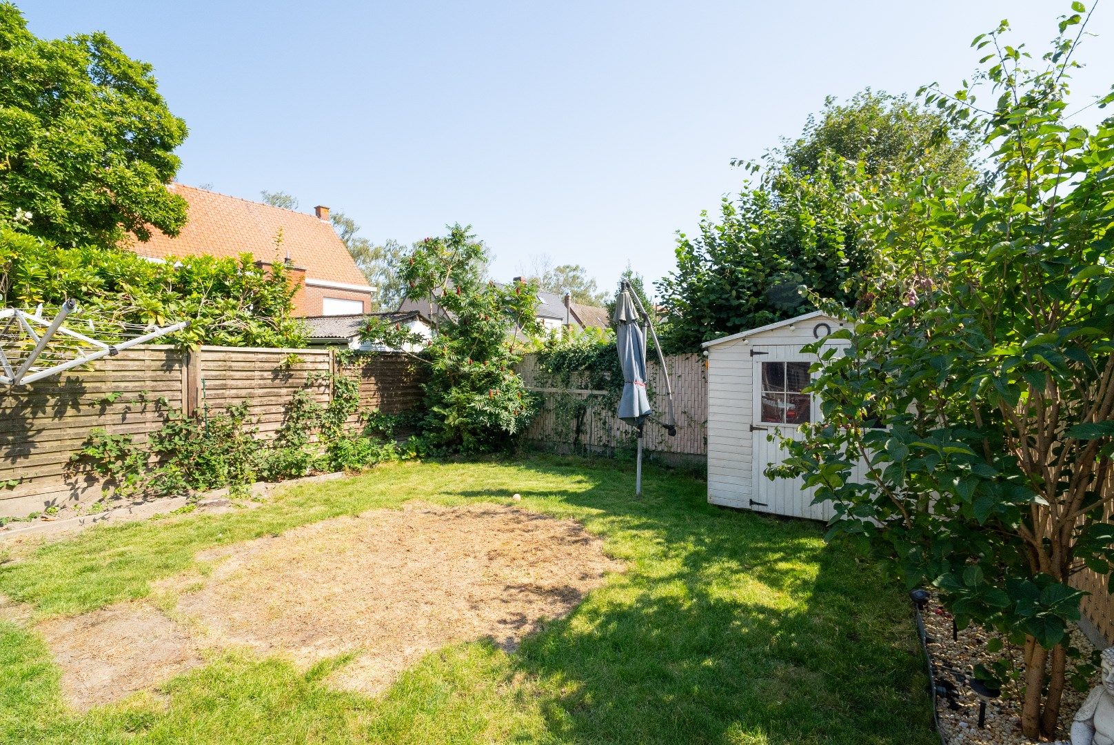 Instapklare alleenstaande woning met garage  foto 13