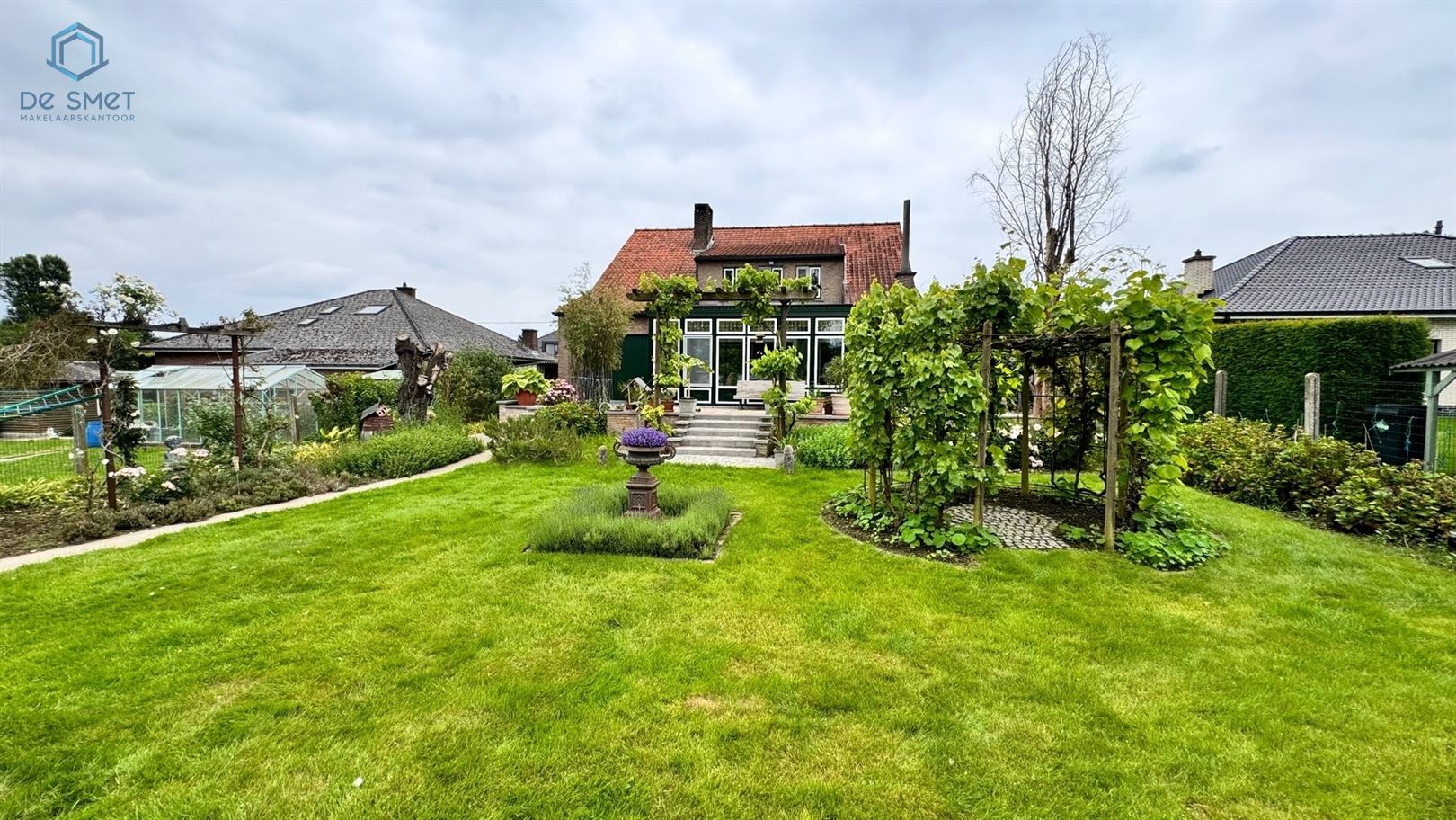 OPEN BEBOUWING IN ALLE PRIVACY EN GROEN MET 2,7 HECTARE GROND! foto 21