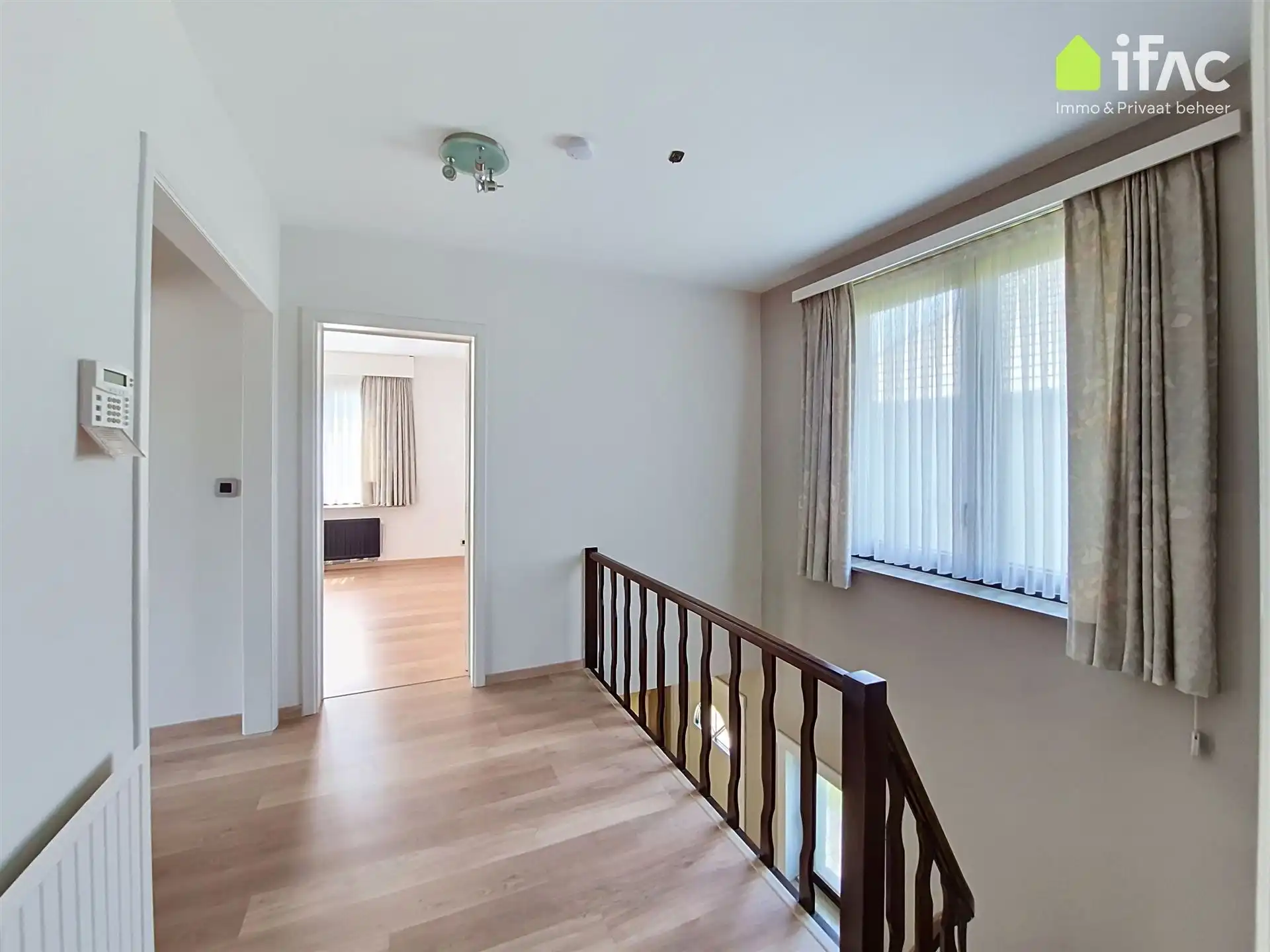 Rustig gelegen gerenoveerde villa in perfecte staat foto 16