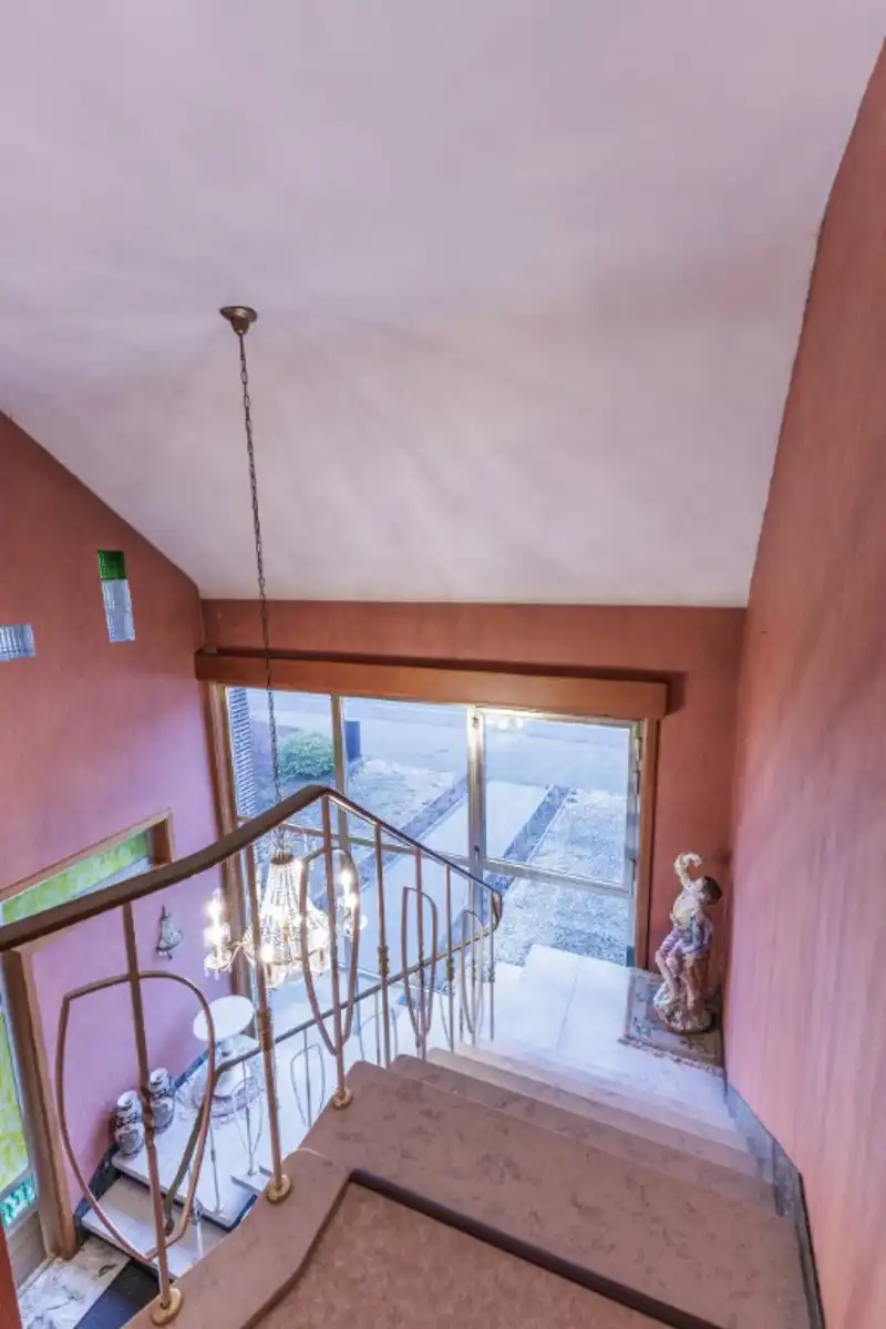 Ruime halfopen bebouwing met grote tuin foto 21