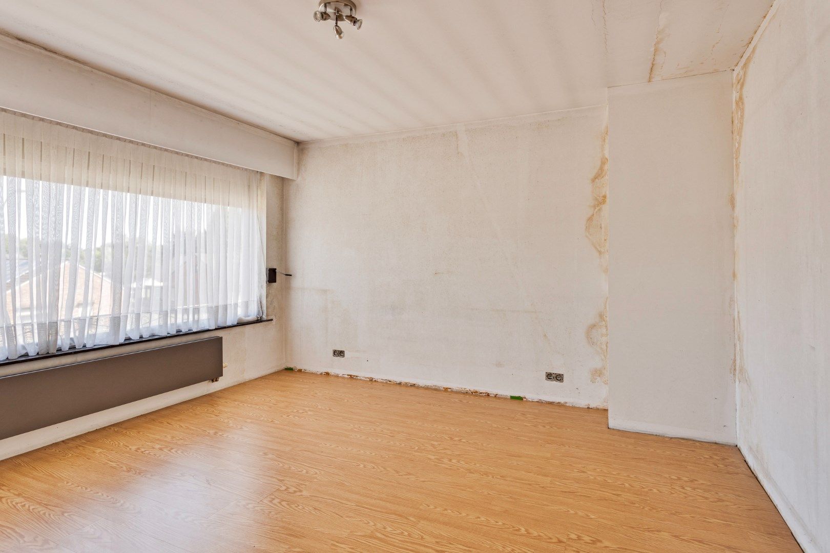 Te renoveren woning met magazijn op +/- 824 m² nabij het centrum van Tessenderlo ! foto 17