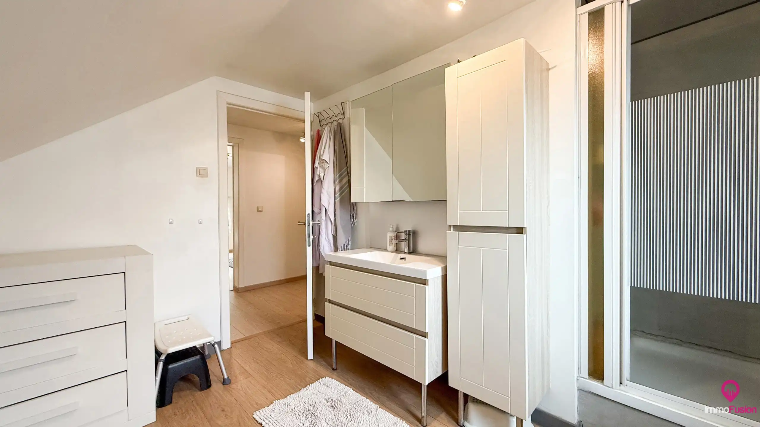 Instapklare vrijstaande woning met grote tuin in Berkenbos! foto 18