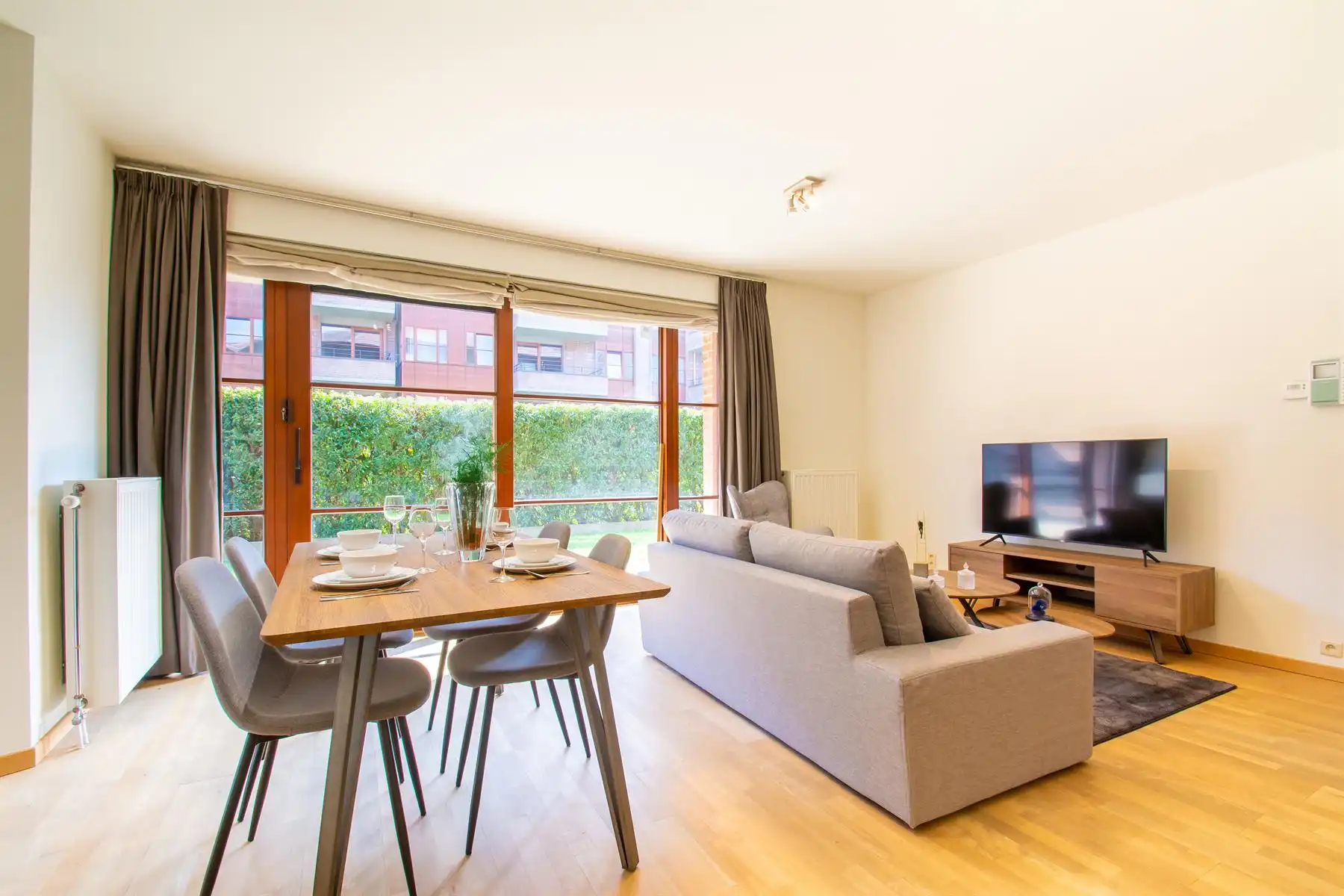 Prachtig appartement - 2 Kamers + TERRAS met TUIN! foto 2