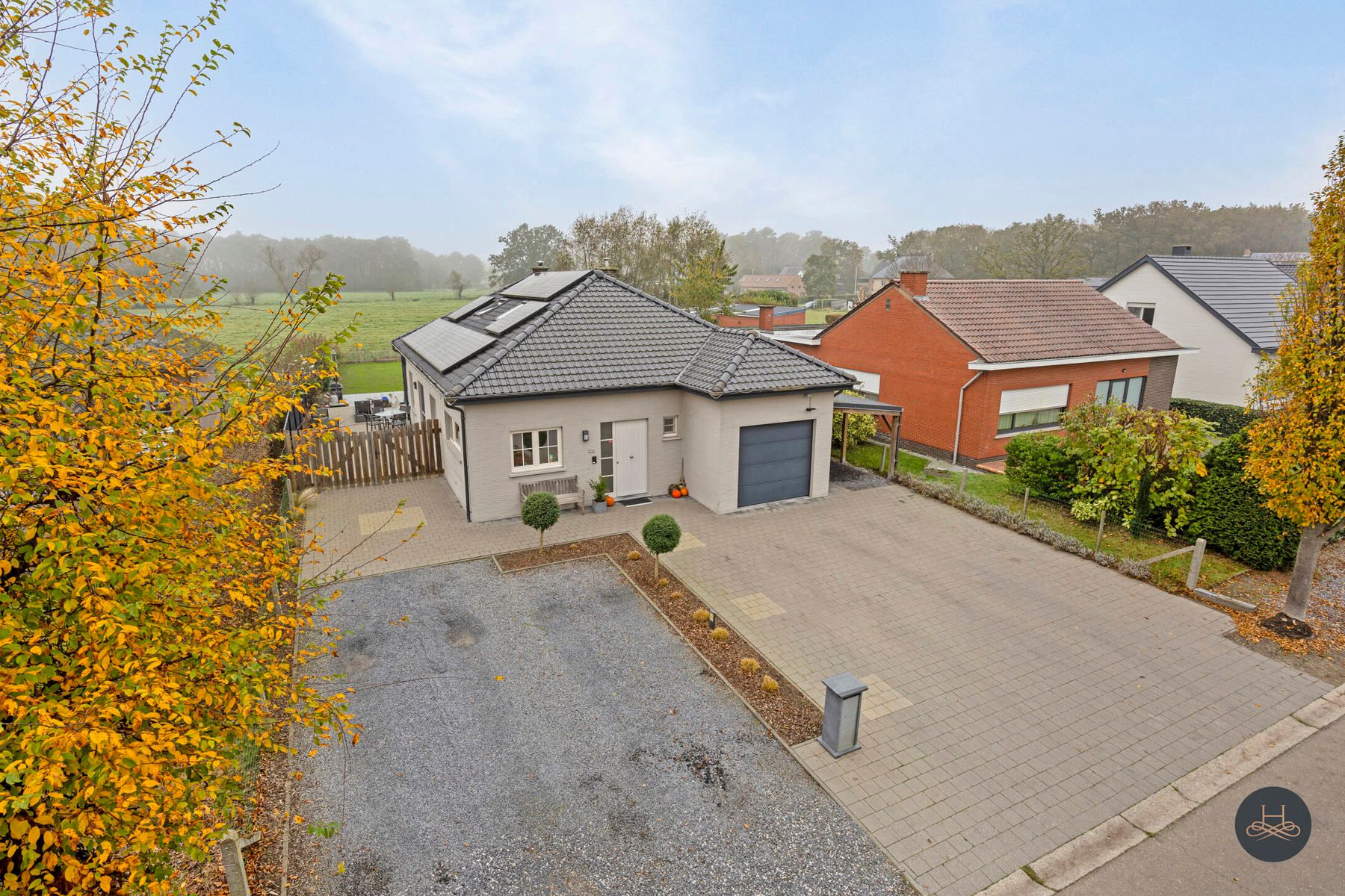 Unieke en rustig gelegen woning met panoramisch uitzicht  foto 2