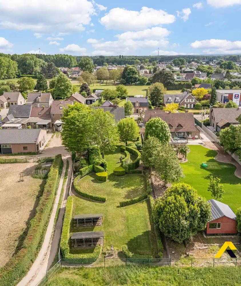 Uitzonderlijk mooie villa op 2.114 M2 in Kinrooi. foto 38