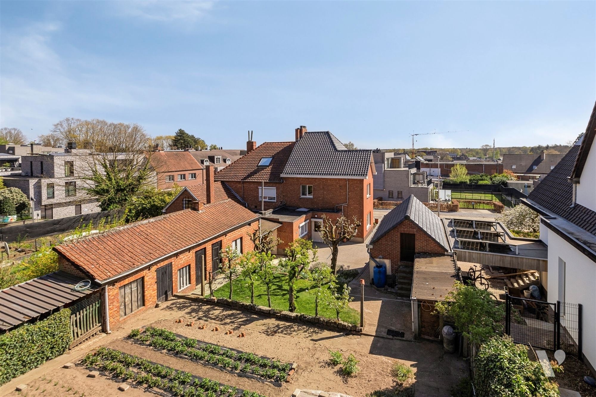 Karaktervolle woning met mooie tuin foto 34
