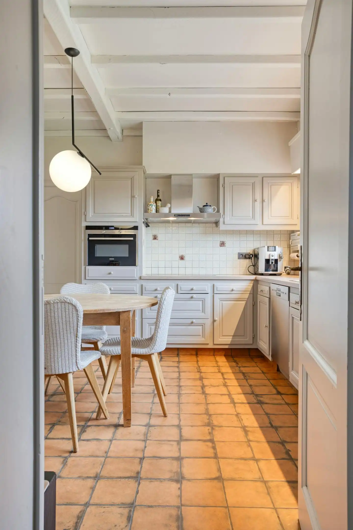 Ruim huis met 5 slaapkamers en 1.100m² grond te Sijsele foto 8