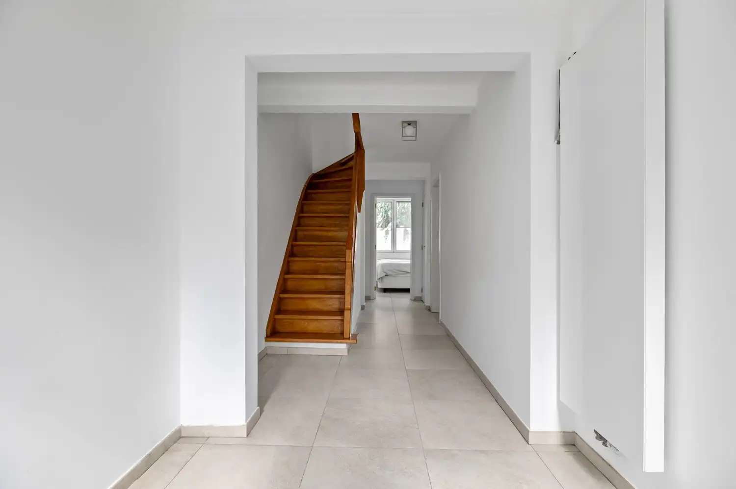 Gerenoveerde bel-étage met 4 slaapkamers en tuin in Borgerhout. foto 3