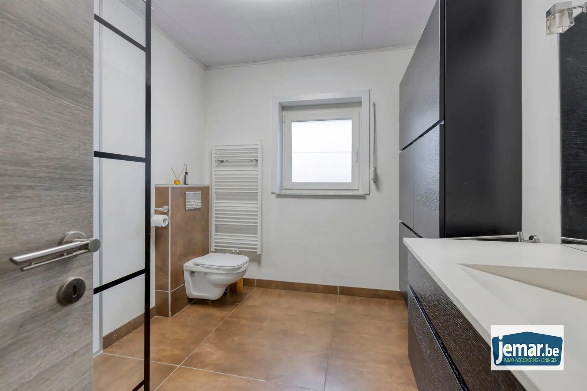 Vrijstaande bungalow woning met 3 slaapkamers en inpandige garage  foto 19