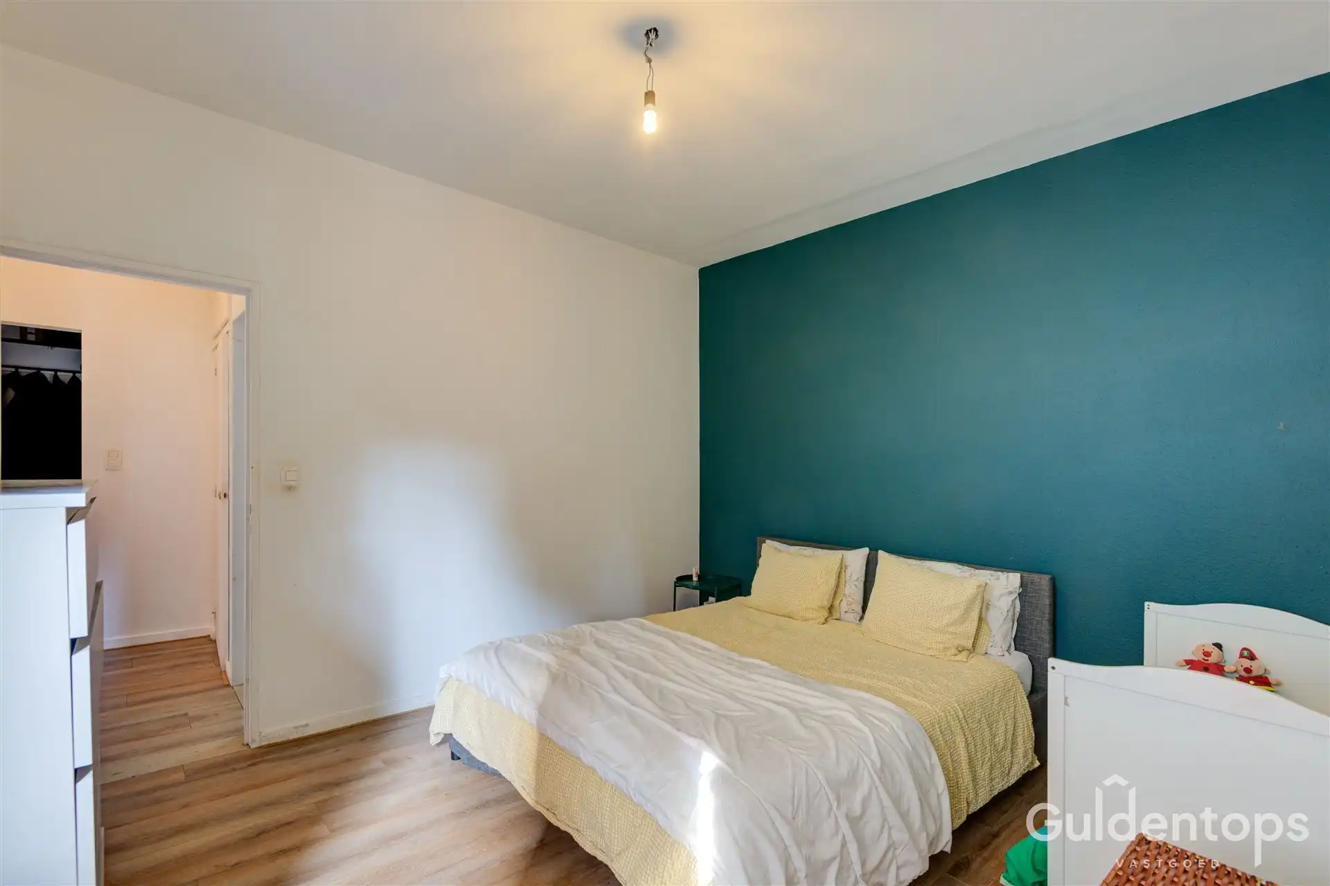 zeer goed gelegen ruim 2 slaapkamerappartement mét tuin foto 13
