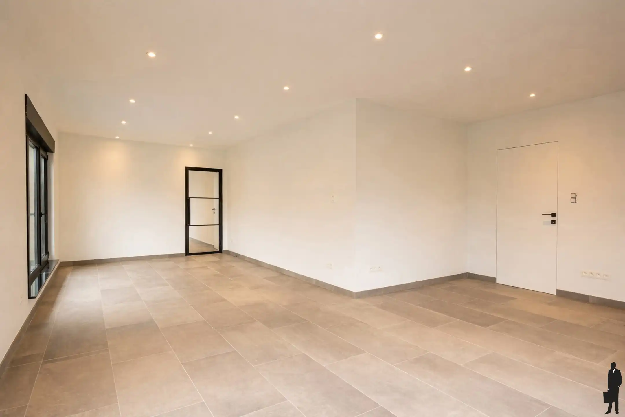 Gerenoveerde bungalow met weids uitzicht en externe garage foto 3