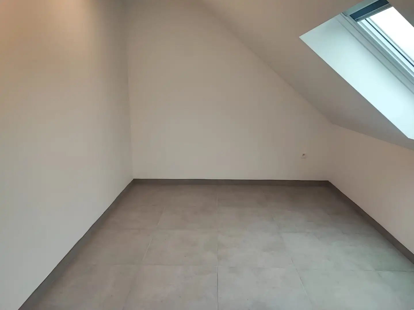 Leuk en modern 2 slaapkamer appartement gelegen te Olmen centrum ! foto 8