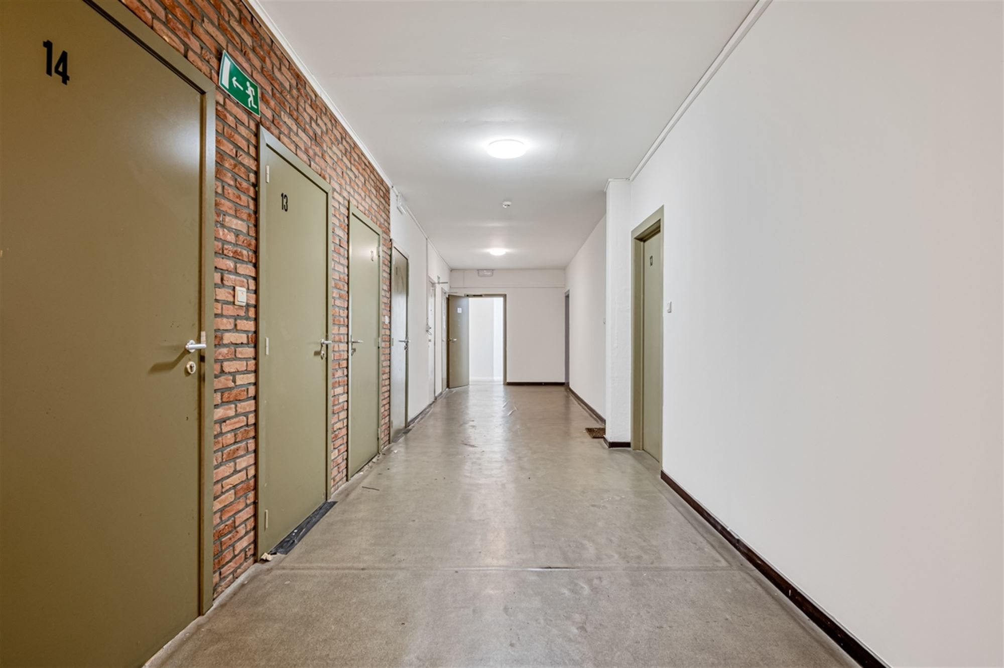 (77-11) Studio voor eigen bewoning of verhuur in het centrum van Aalst foto 10