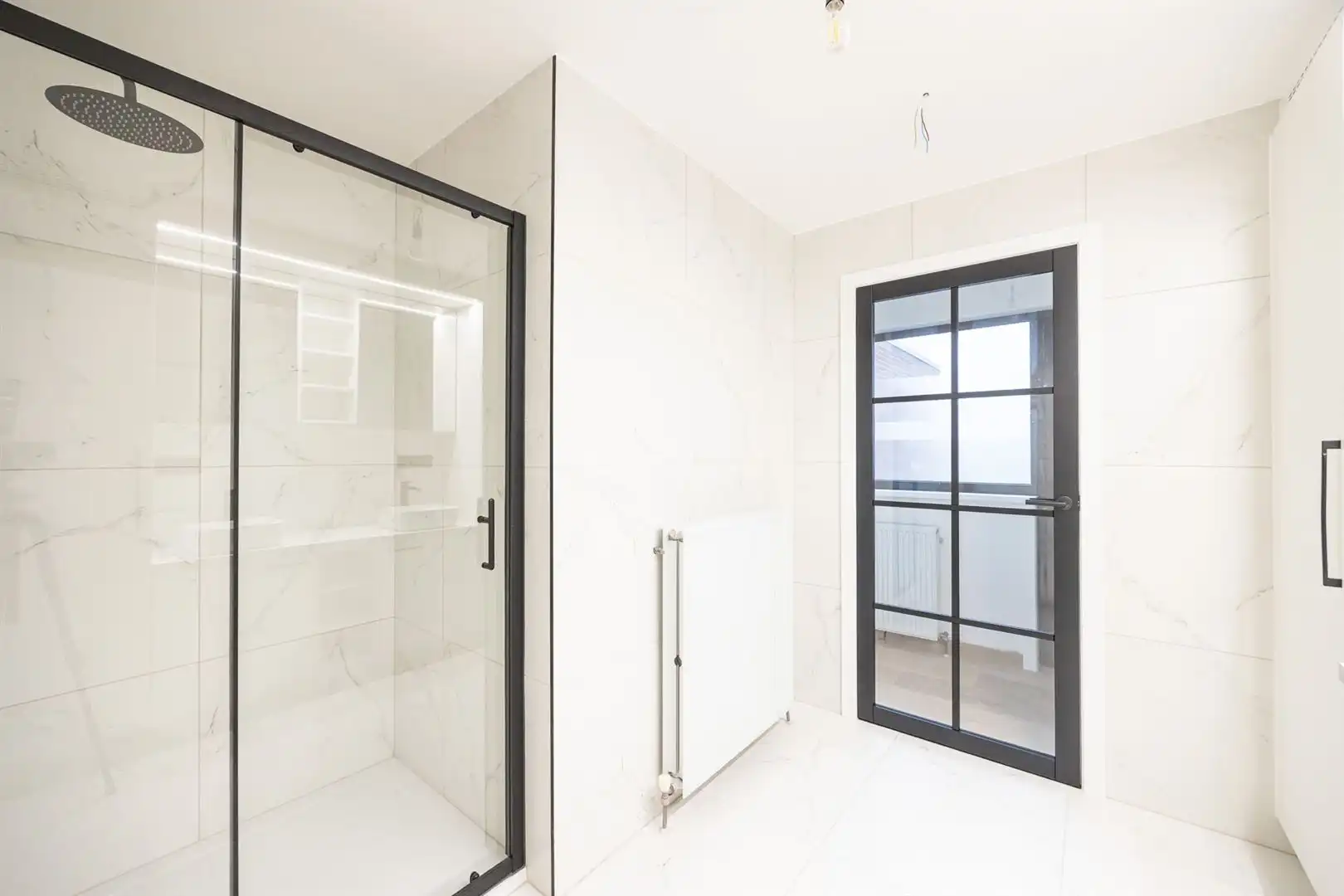 Instapklare HOB, pas gerenoveerd! foto 12