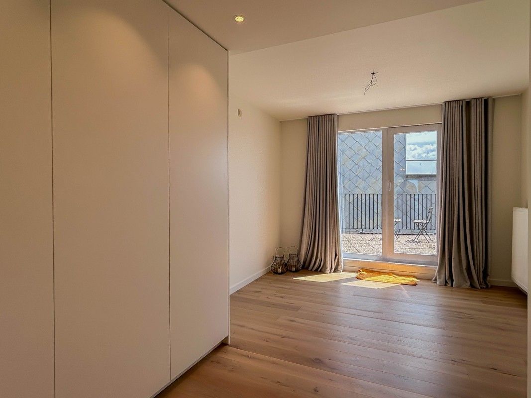 Prachtig gerenoveerd appartement op de Zeedijk te koop! foto 9