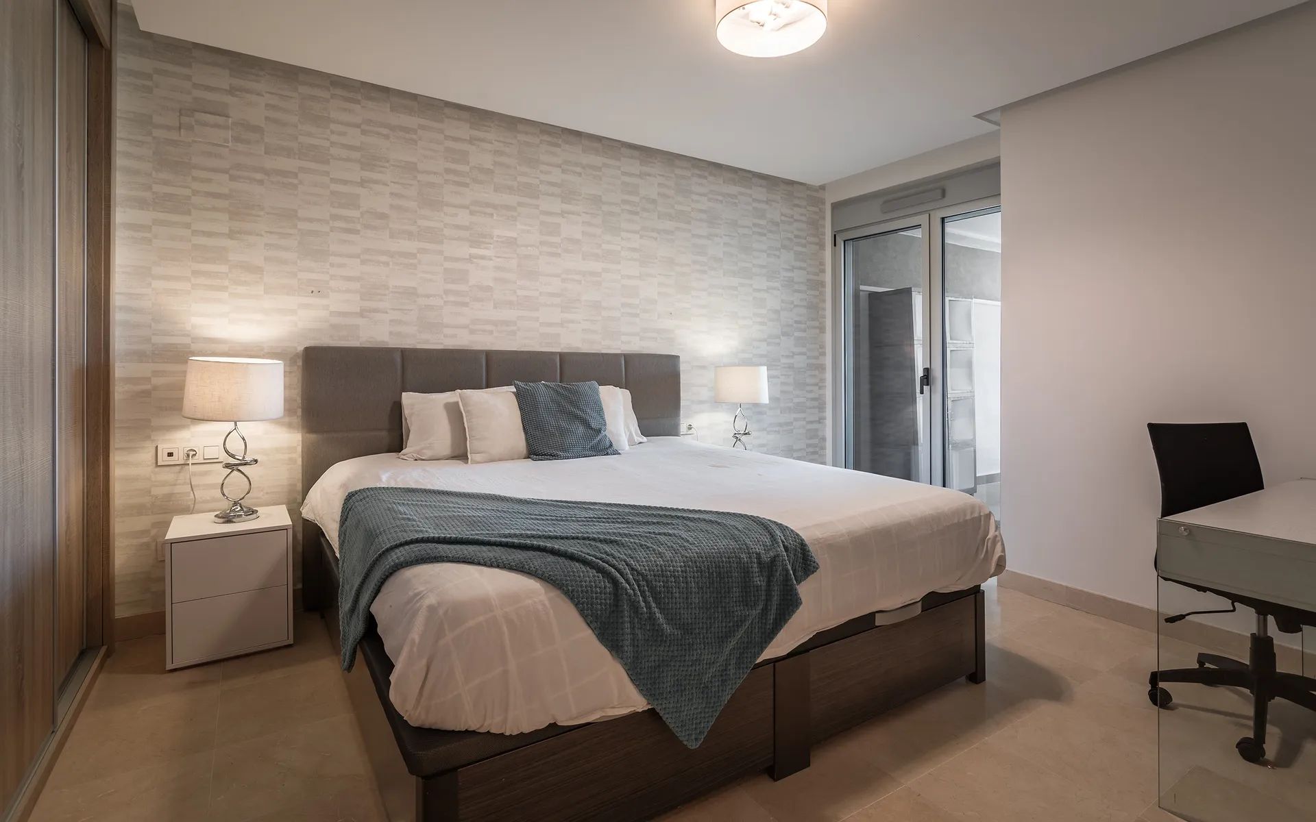 Exclusief wonen met panoramisch uitzicht: luxe appartement in Benahavis foto 11