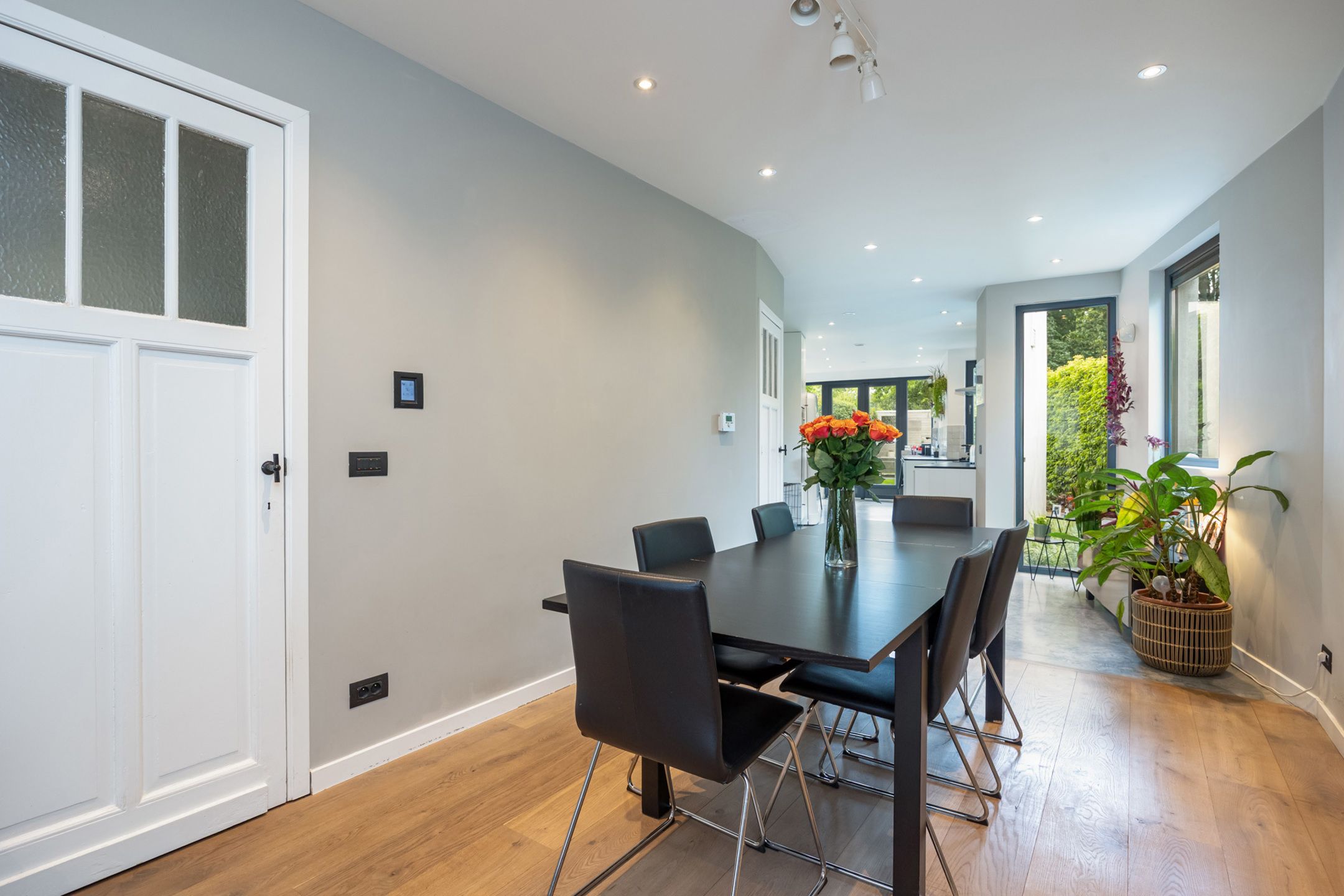 Gerenoveerde woning op heerlijke locatie in Hove foto 6