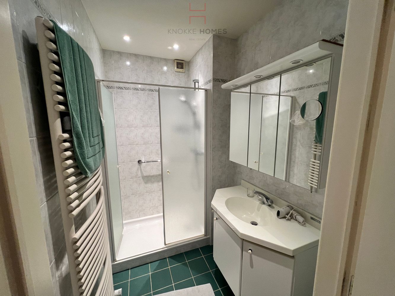 Bijzonder ruim instapklaar appartement op de zeedijk aan het Albertstrand foto 16