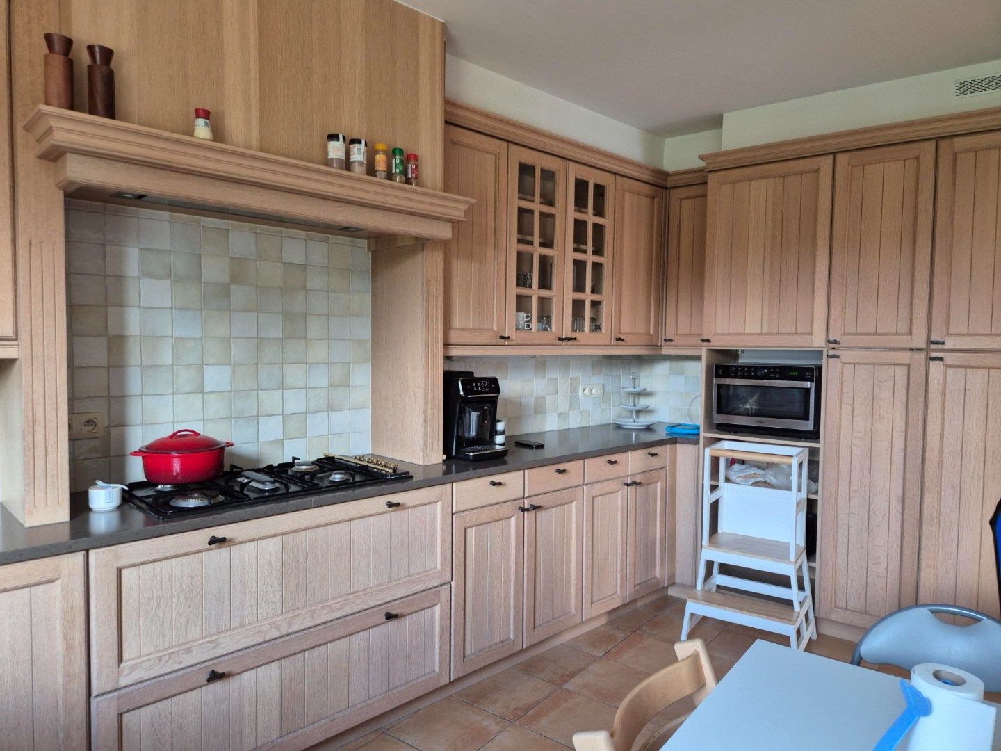 Gelijkvloers appartement met 2 slaapkamers, terras en tuin. foto 10