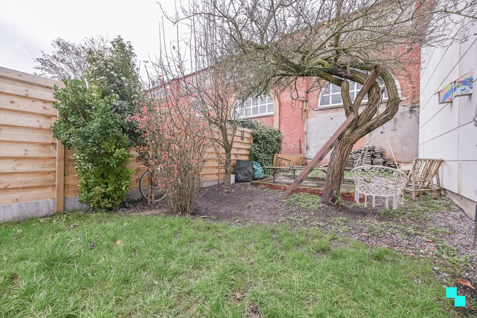Charmante woning met gezellige stadstuin in het hartje van Izegem foto 22