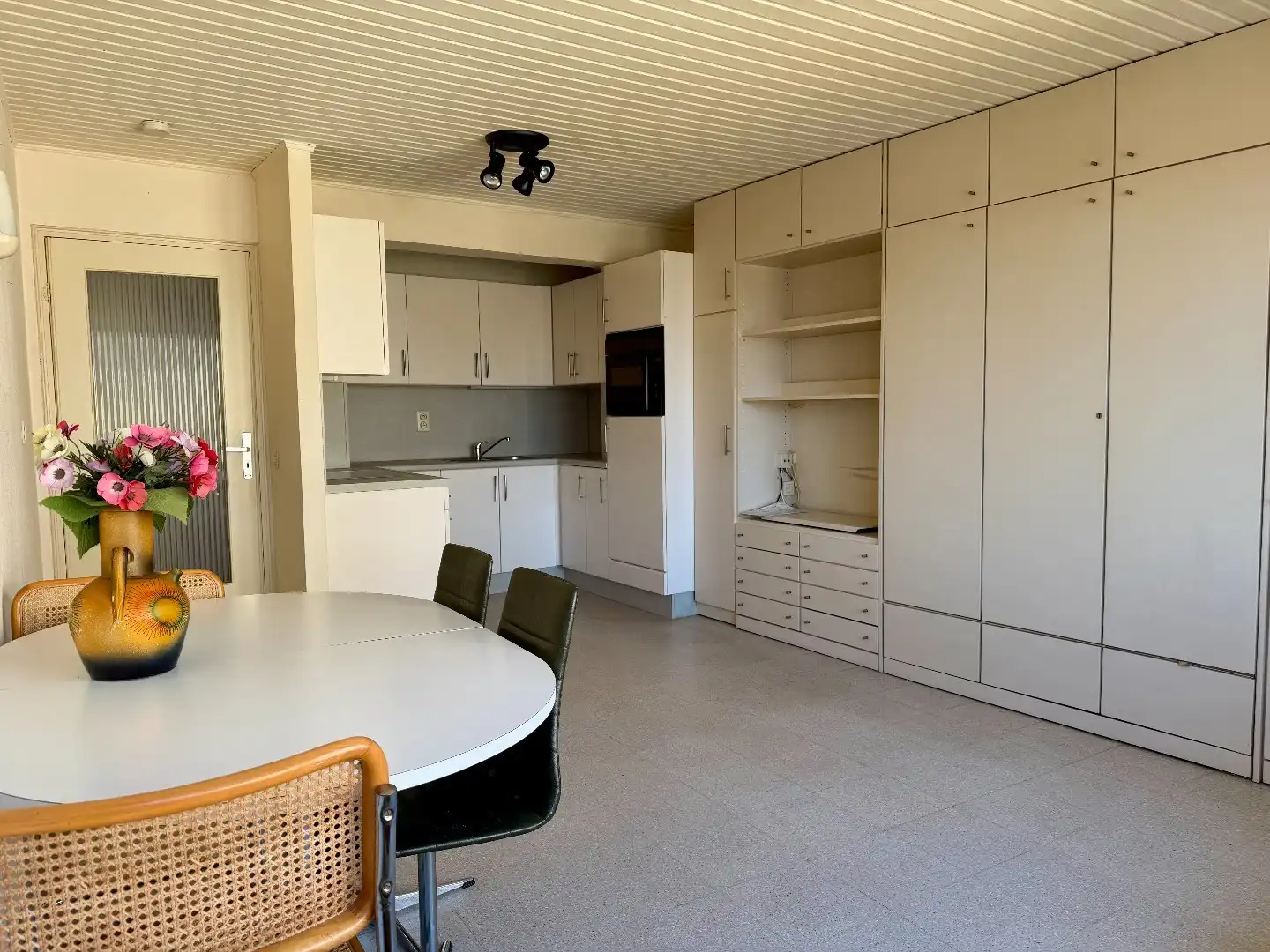 Gezellig 1 slaapkamer appartement met zijdelings zeezicht foto 4