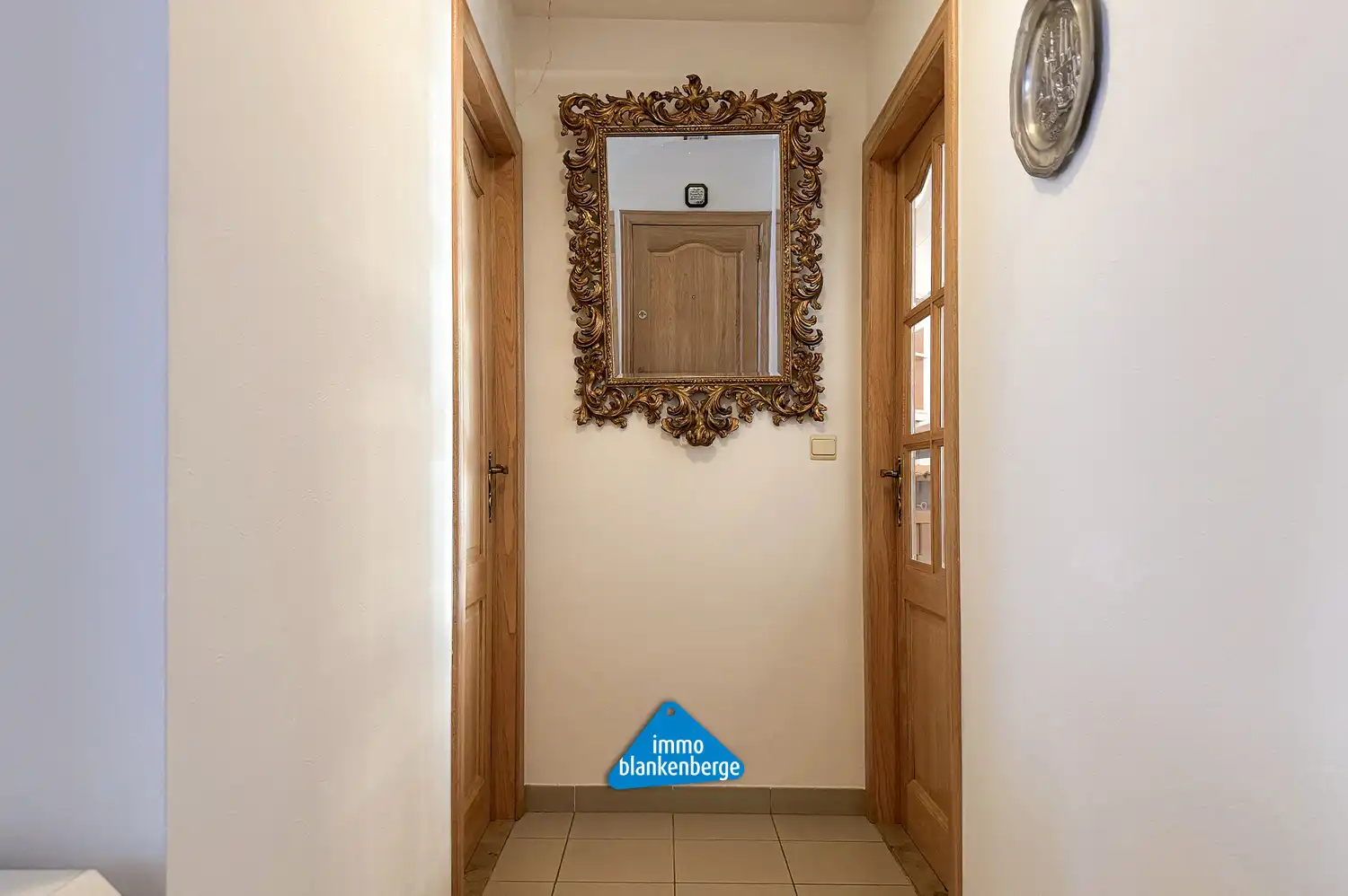 Gelijkvloers Appartement met Twee Slaapkamers foto 11