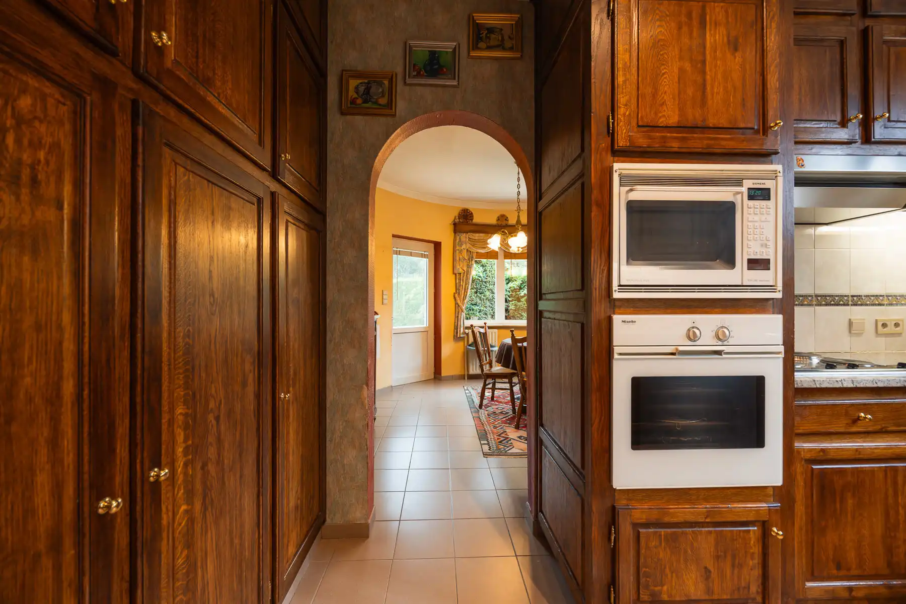 Statige villa met uitzonderlijk veel ruimte en potentieel  foto 7